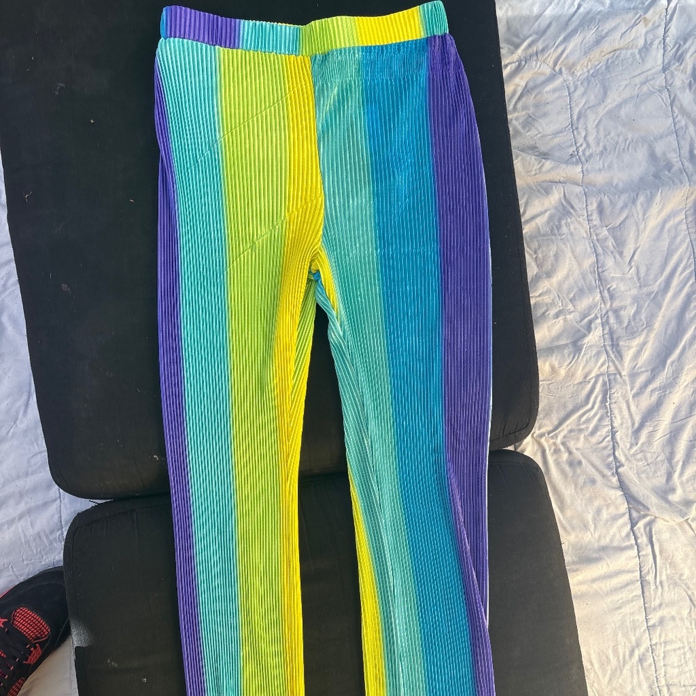Female pants colorful blueshish green yellow never worn size (Large)